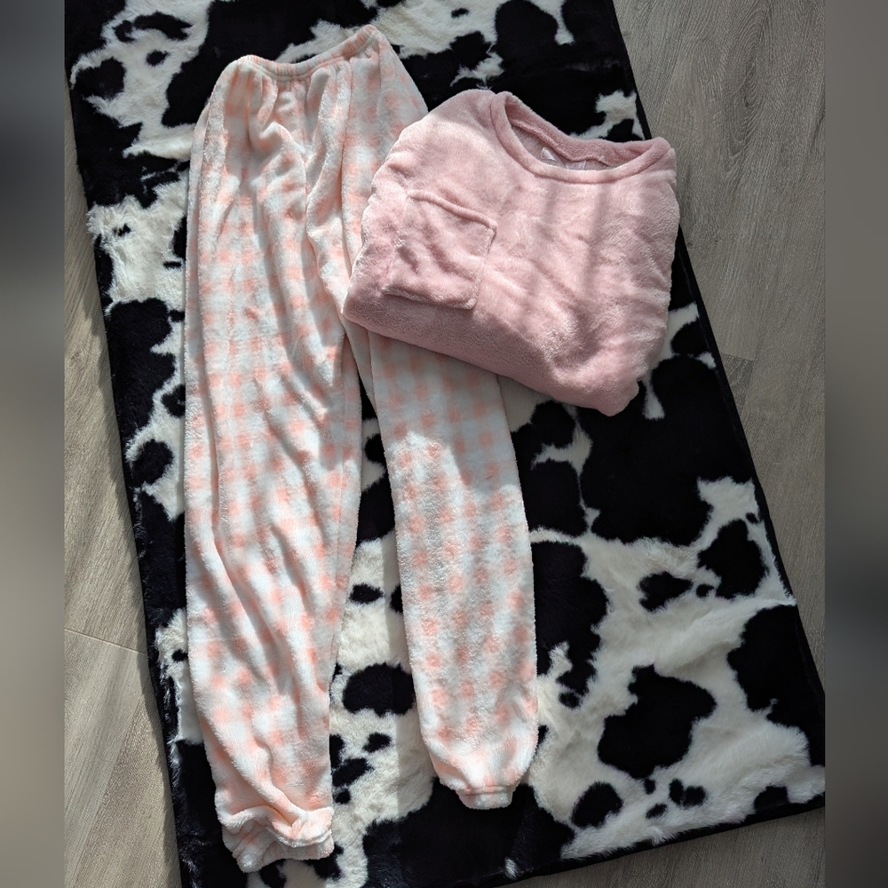 Cozy Pink Fleece Pajama Set